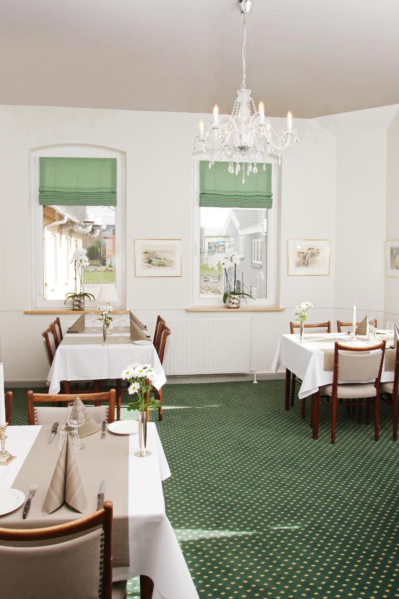 Solyst Kro- Restaurant Og Hotel I/S เออเบินโค ภายนอก รูปภาพ