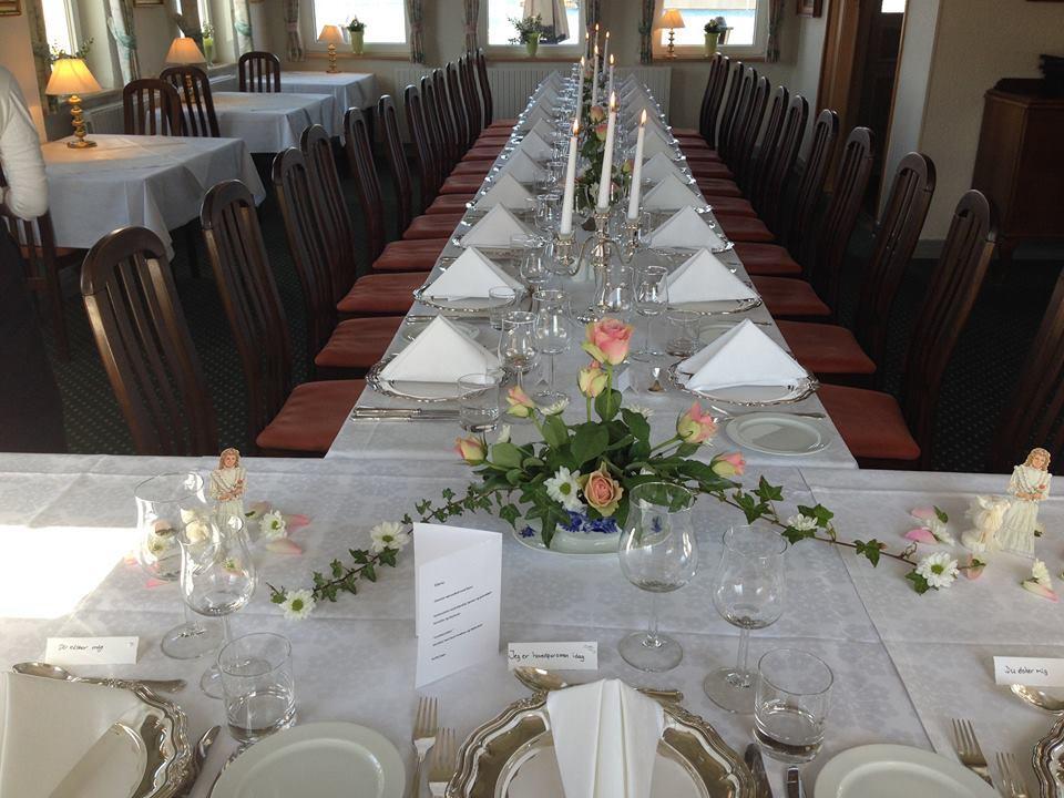 Solyst Kro- Restaurant Og Hotel I/S เออเบินโค ภายนอก รูปภาพ